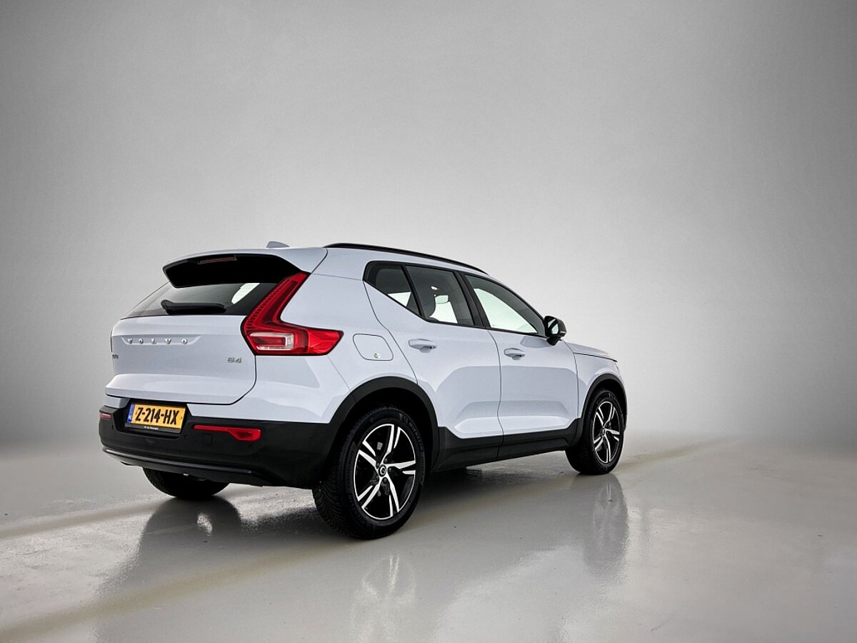 44775381 volvo xc40 2 0 b4 plus dark 5 03