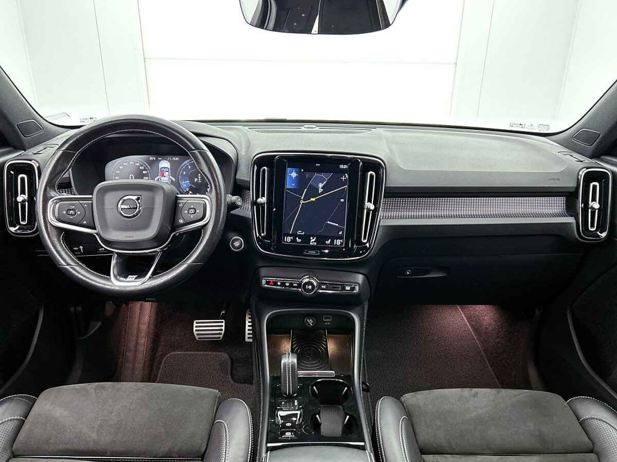 49567384 volvo xc40 2 0 t5 awd r design intro edition 30