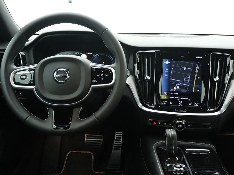 35014607 volvo v60 2 0 t6 recharge awd r design 6 03