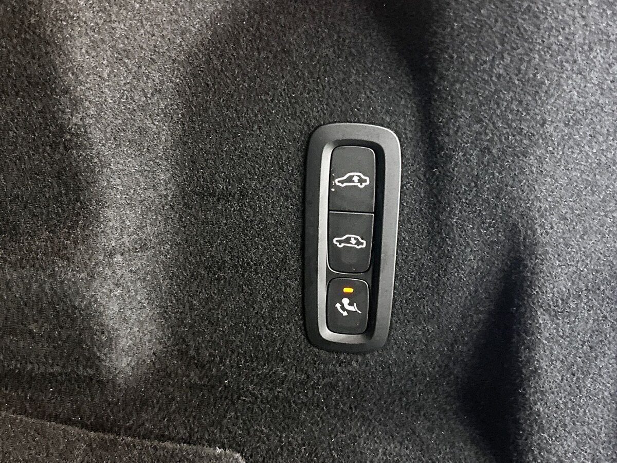 45677972 volvo xc60 2 0 t6 awd ultra bright luchtvering head up display trekha 6bb566