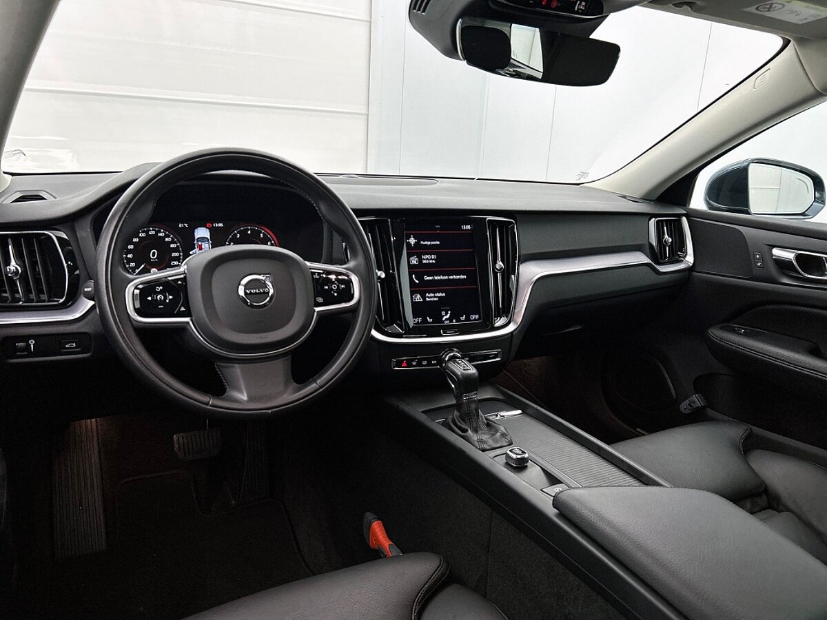 46664850 volvo v60 2 0 t5 momentum 45