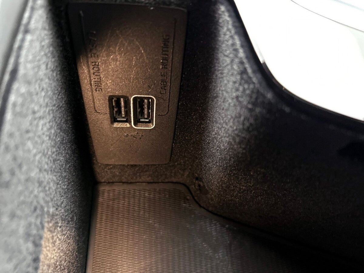 47249816 volvo xc60 2 0 t8 awd r design panoramadak alcantara leder 41