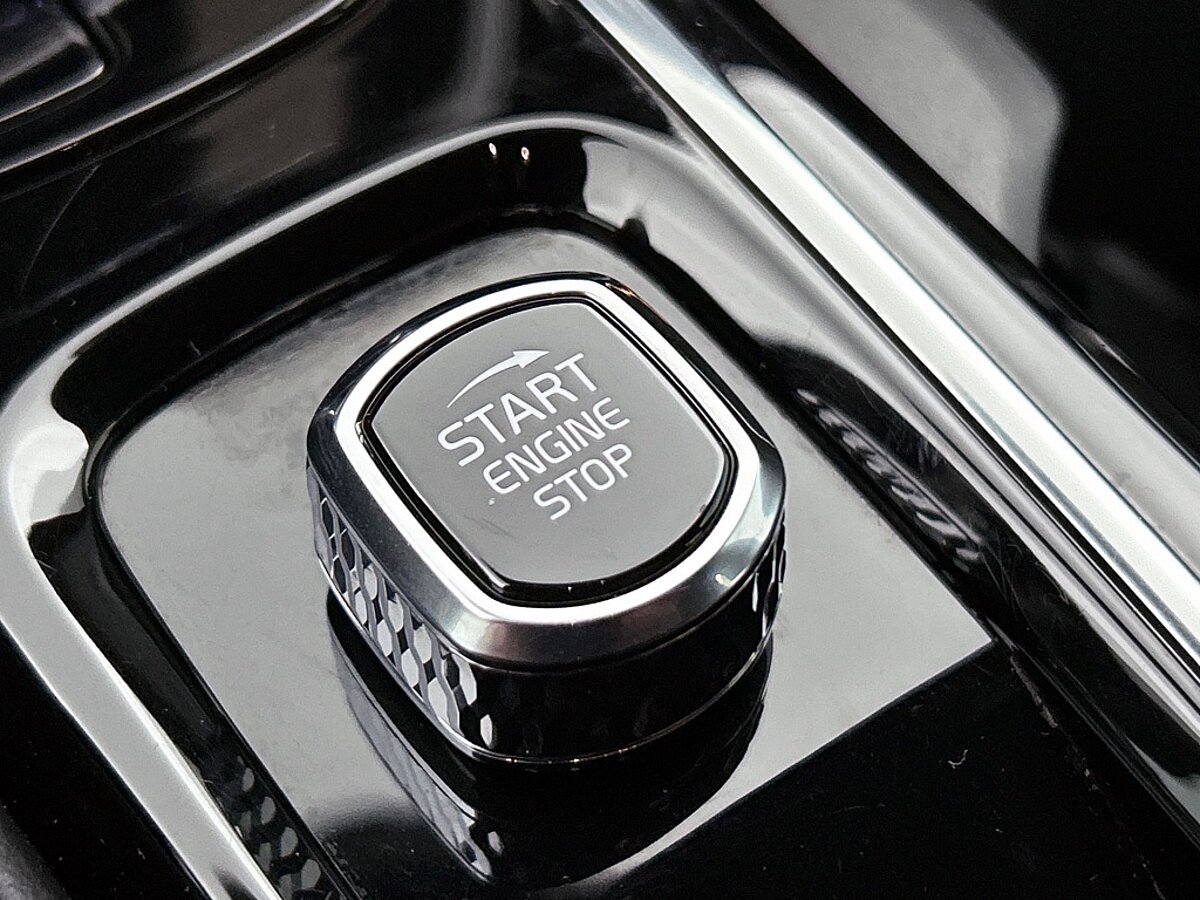 49833650 volvo v60 2 0 t6 awd plus dark trekhaak 360 camera harman kardon aud 66