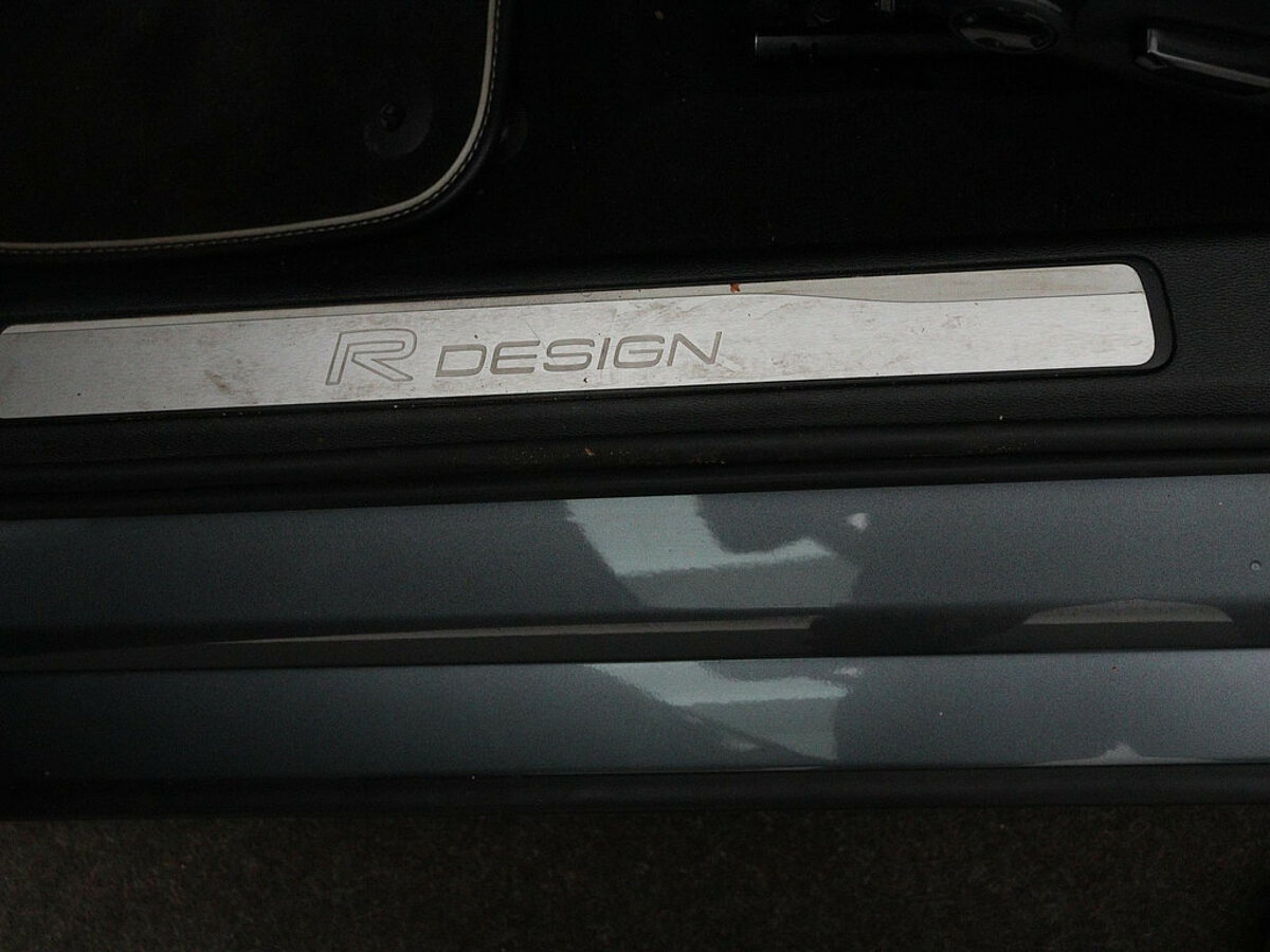 34254967 volvo v60 2 0 t8 recharge awd r design panoramadak stoelen met geheuge 35