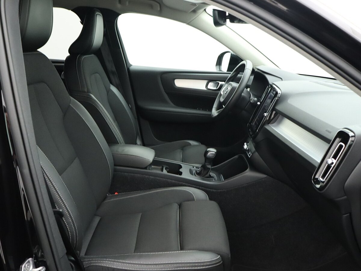 35574398 volvo xc40 1 5 t3 momentum pro 04