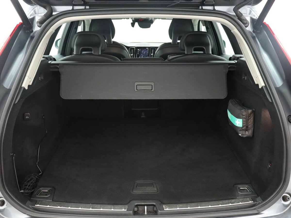 36146602 volvo xc60 2 0 t5 momentum b3e236