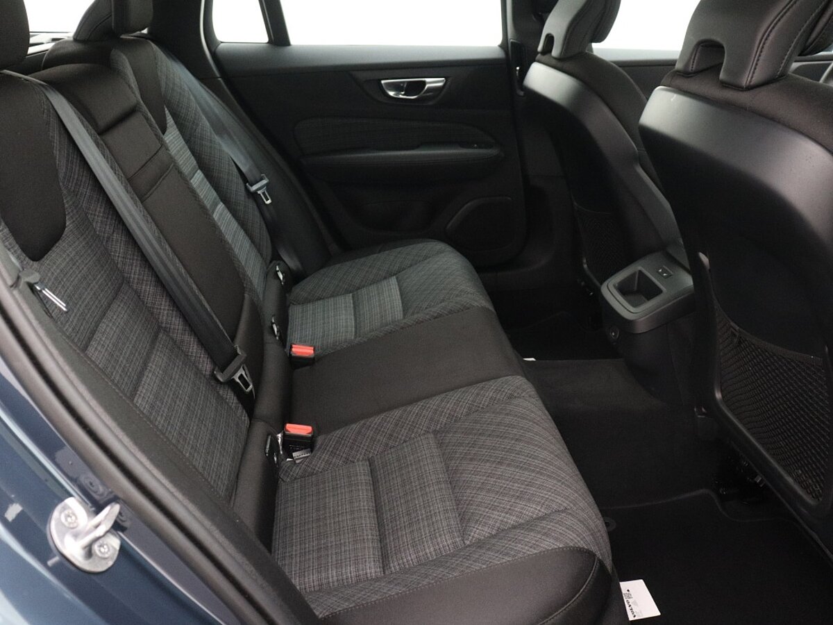 40000939 volvo v60 2 0 b3 essential edition 71a798