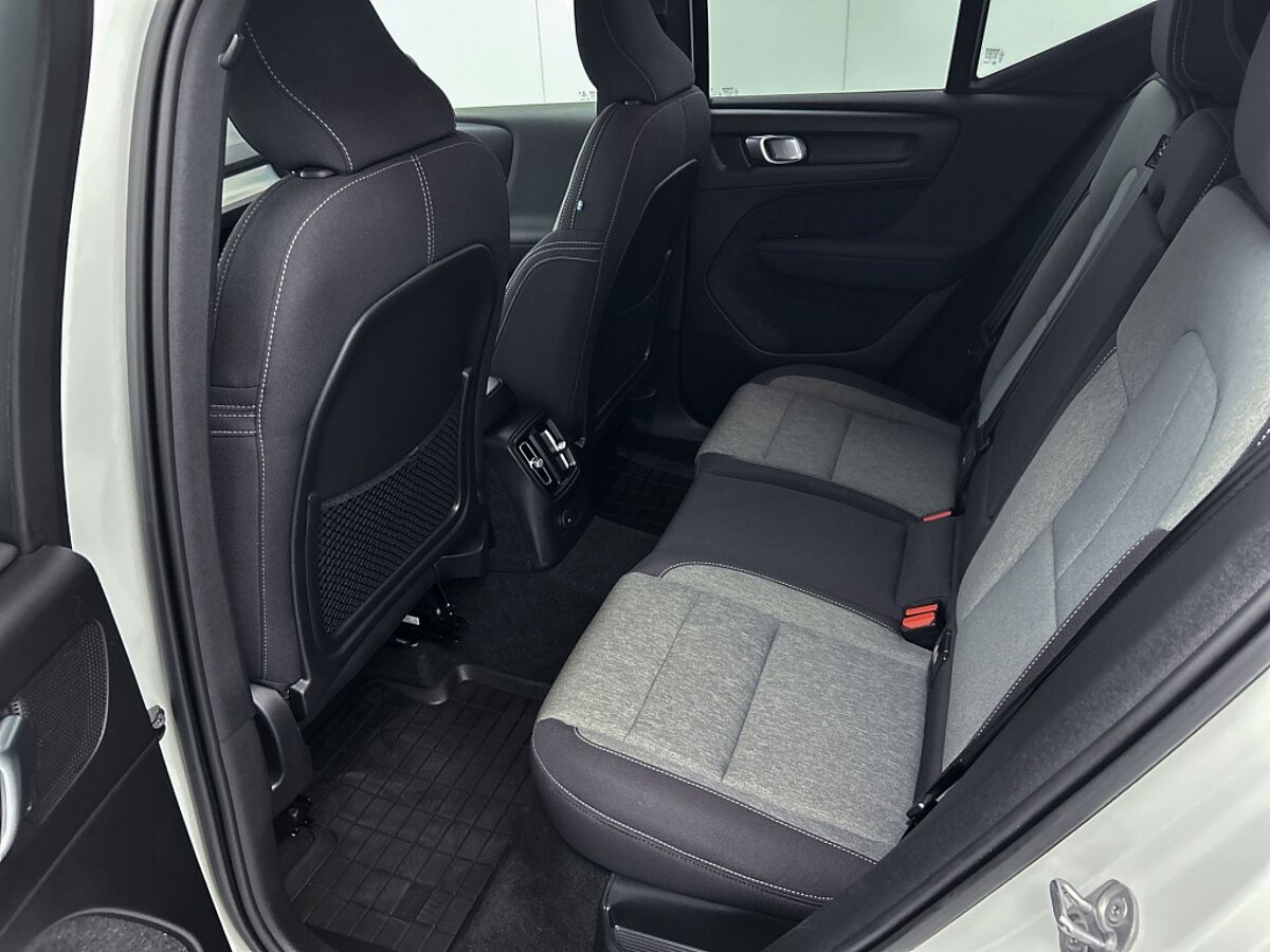 45185270 volvo xc40 1 5 t4 recharge plus dark trekhaak harman kardon 03