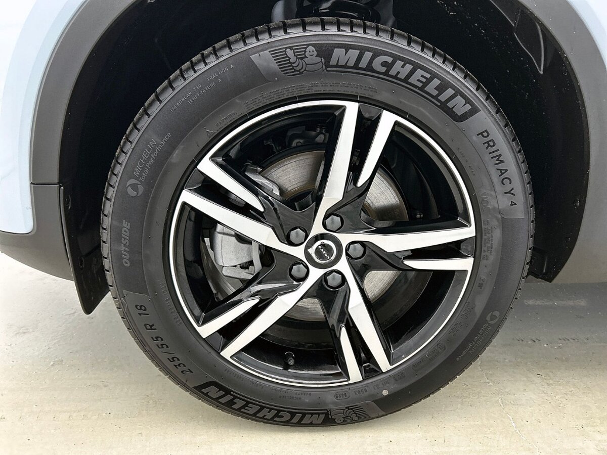 47544285 volvo xc40 2 0 b4 dark trekhaak blis memory seats h k 76