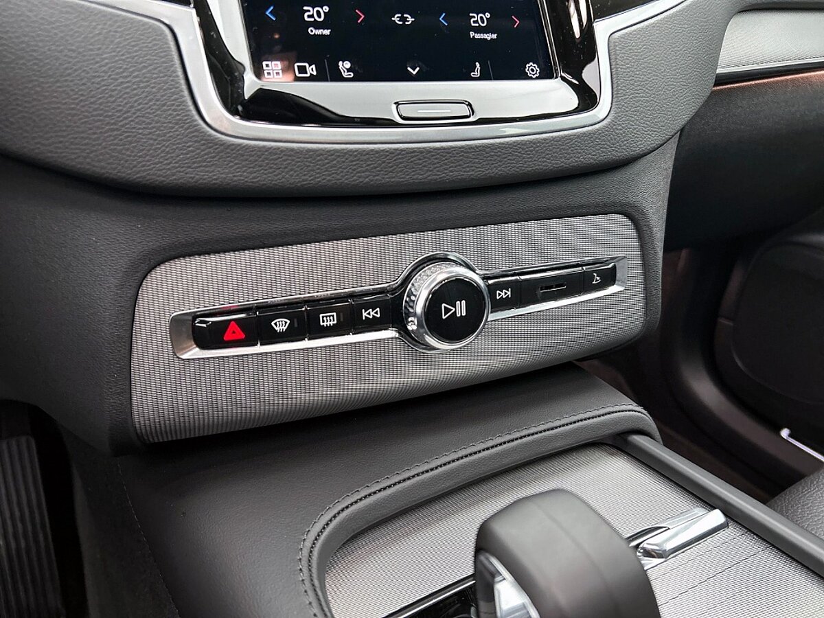 49264734 volvo xc90 t8 dark pano long range 360 20 inch trekhaak 02