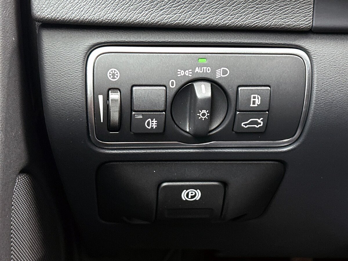 49418736 volvo v60 2 0 t3 nordic lederen bekleding panorama dak stoelverwarm 73