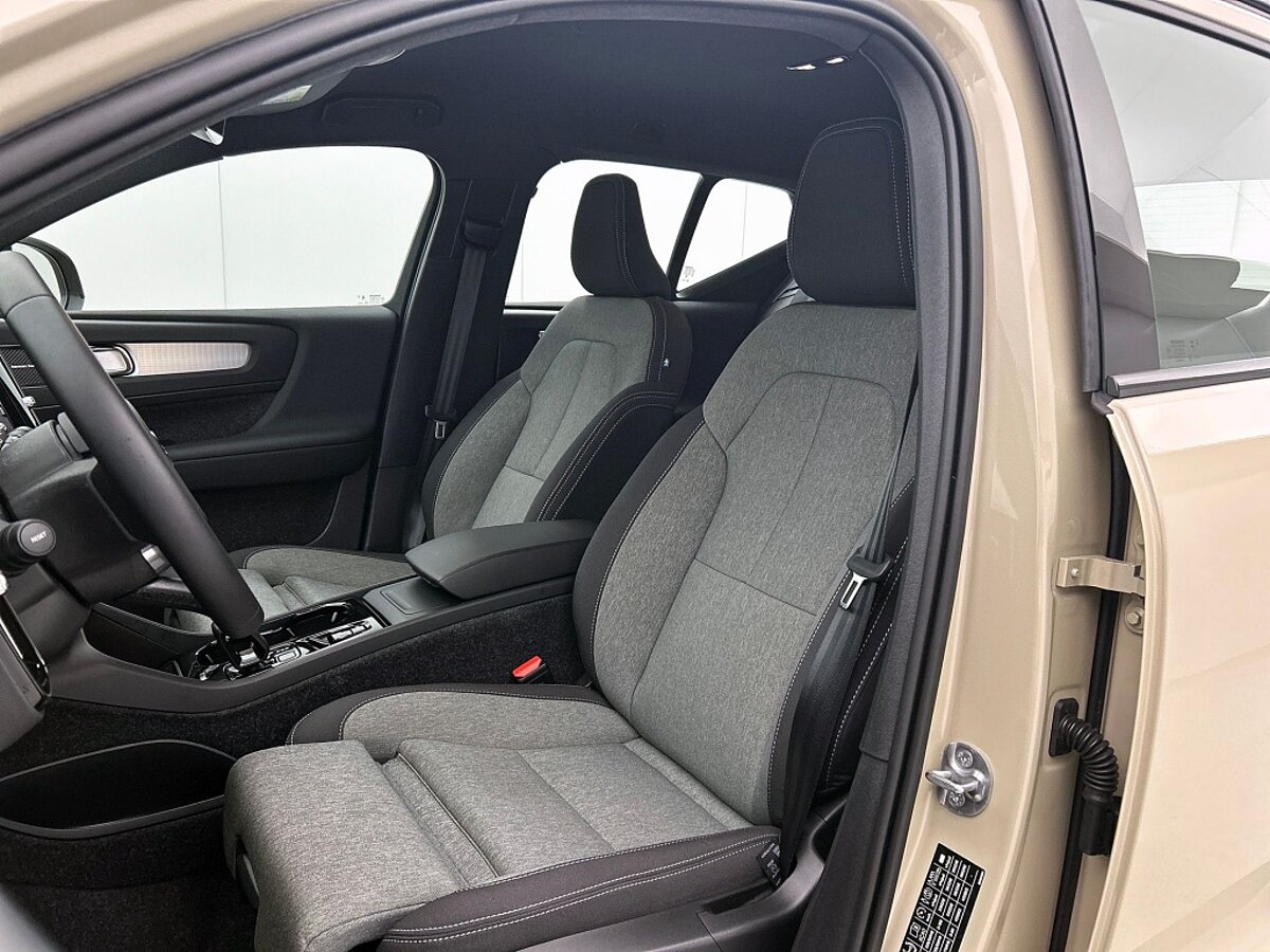 47569062 volvo xc40 2 0 b4 plus dark 34