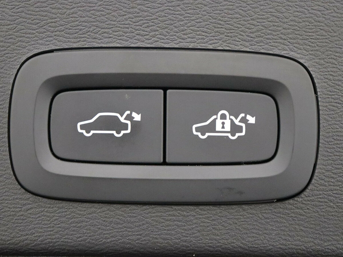 34255172 volvo xc40 p8 recharge awd r design memory seats draadloze lader warmte 75