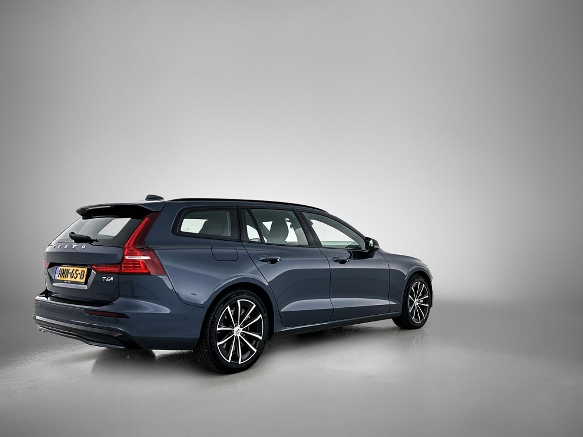 47465265 volvo v60 2 0 t6 awd dark 5 02