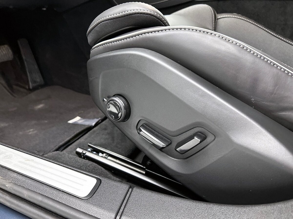47540135 volvo v60 2 0 t6 awd plus dark trekhaak sportstoelen 34