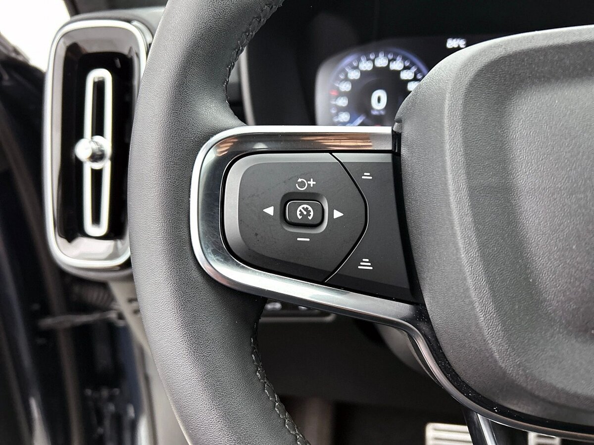 46060545 volvo xc40 1 5 t4 recharge r design 59