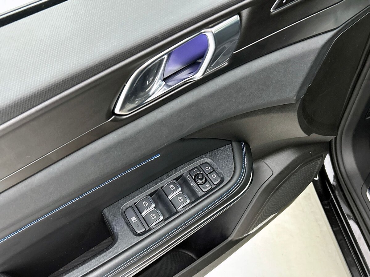 46220827 lynk co 01 1 5 hybride rijklaar inclusief 12 maanden garantie 61