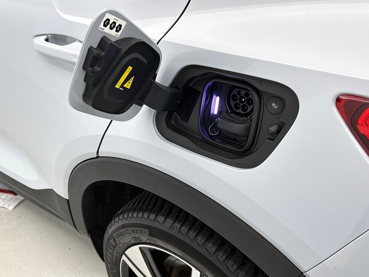 45933217 volvo xc40 recharge plus 95