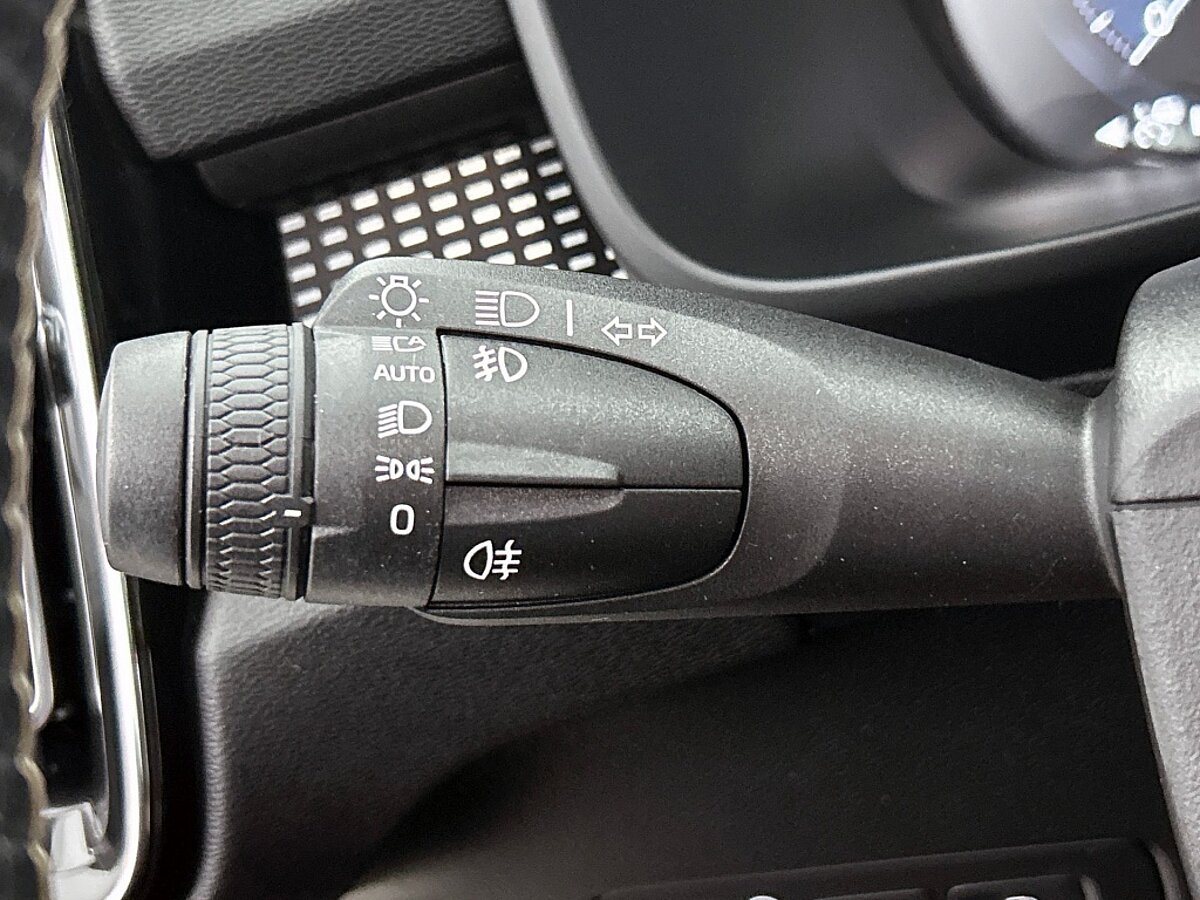 48084423 volvo xc40 1 5 t5 recharge r design 17