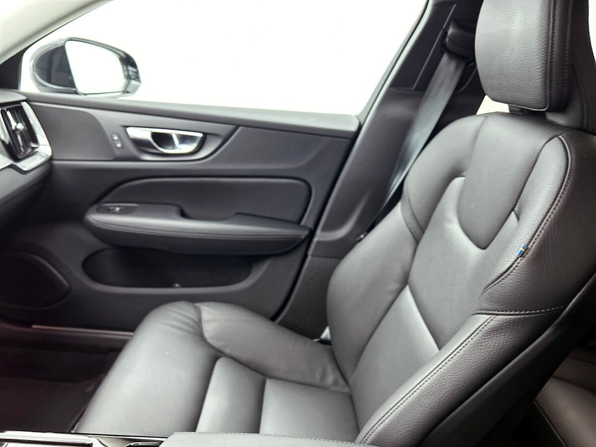 42166349 volvo v60 2 0 t6 essential edition driver assist leder climate 19 71325c