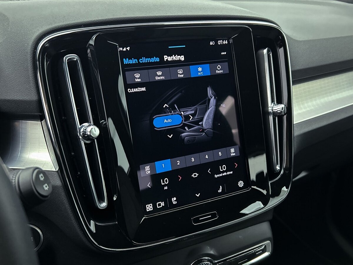 44774524 volvo xc40 2 0 b4 plus dark trekhaak 55