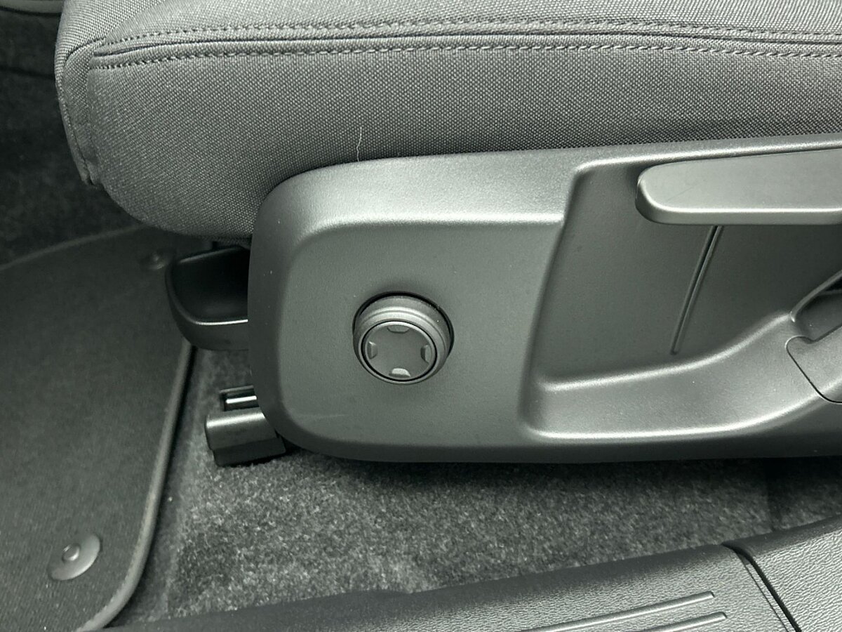 46247872 volvo xc40 extended range core 82 kwh 97