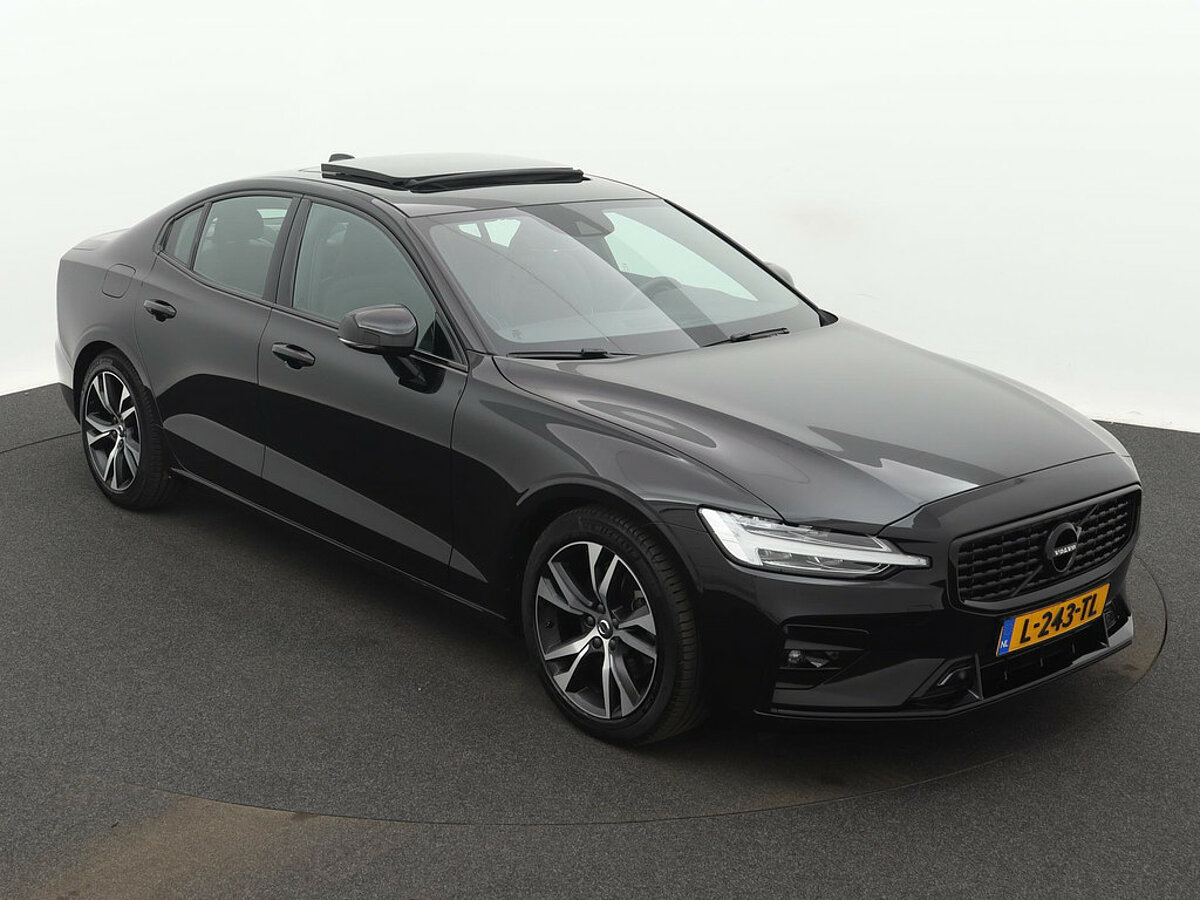34202865 volvo s60 2 0 b3 r design panoramadak harman kardon voorruitverwarmi 7 07