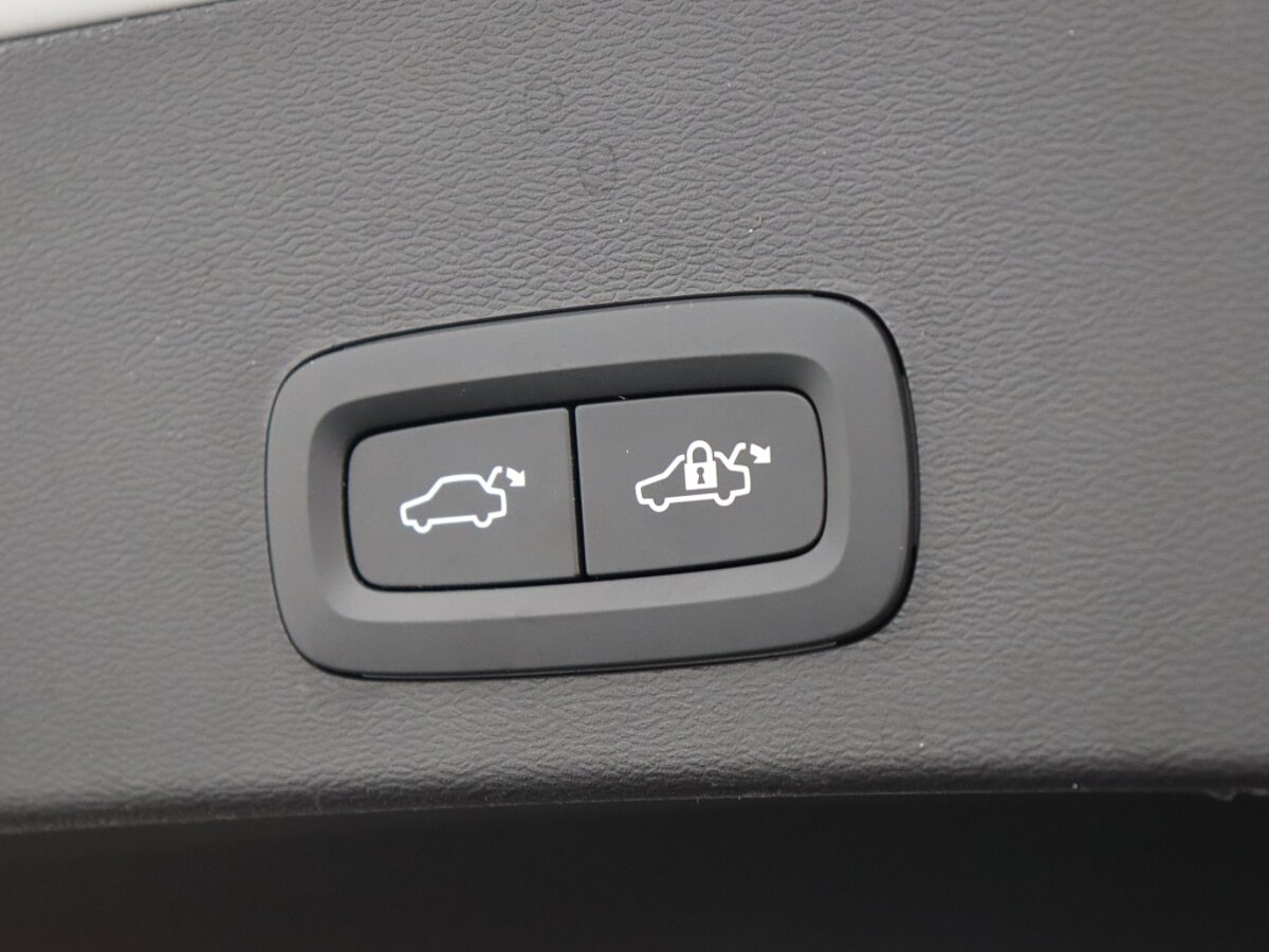 35652567 volvo xc40 1 5 t5 recharge r design trekhaak harmond kardon camera ed9546