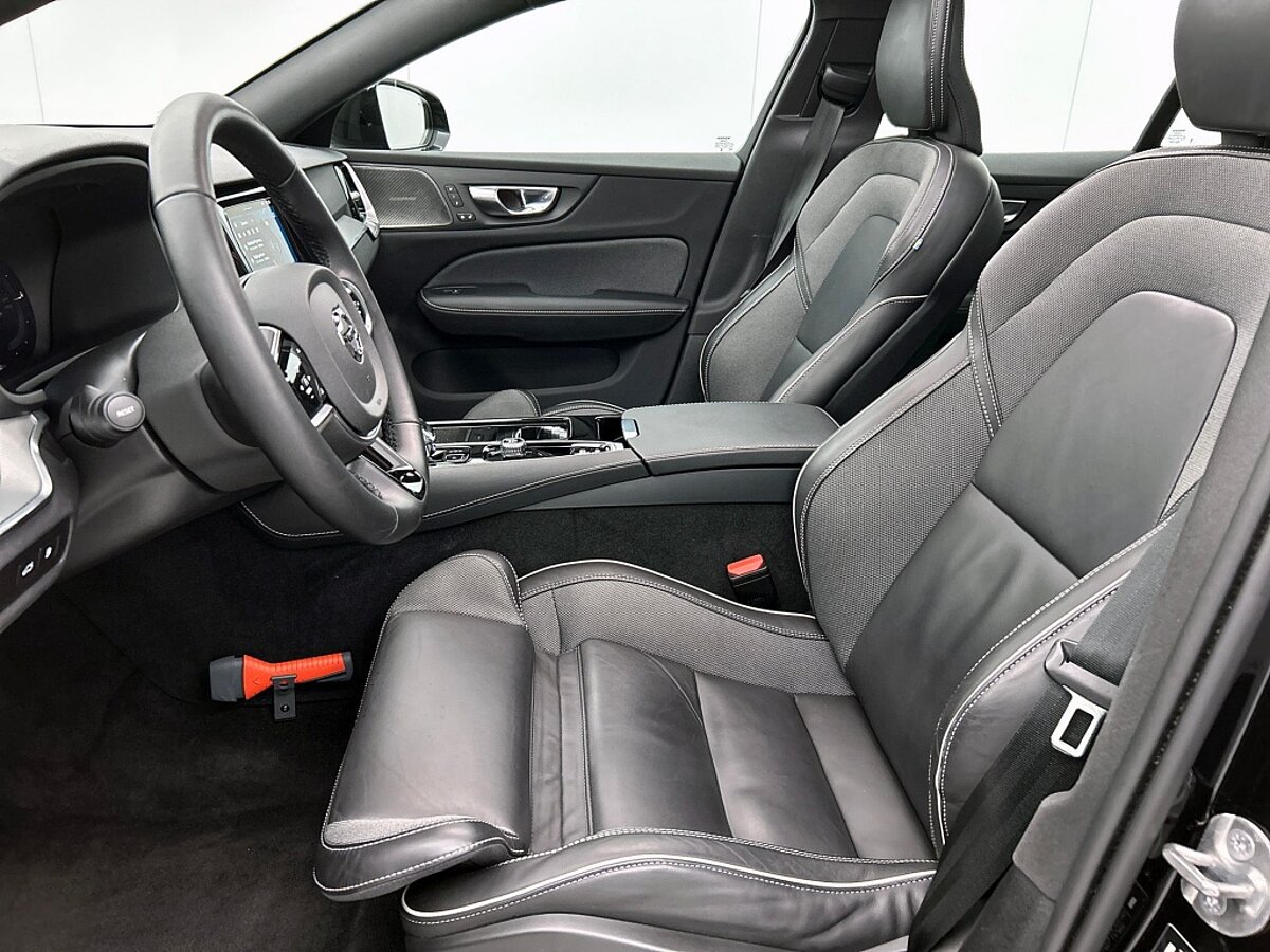 46060619 volvo v60 2 0 t6 awd plus dark 360a camera trekhaak panoramadak 510470