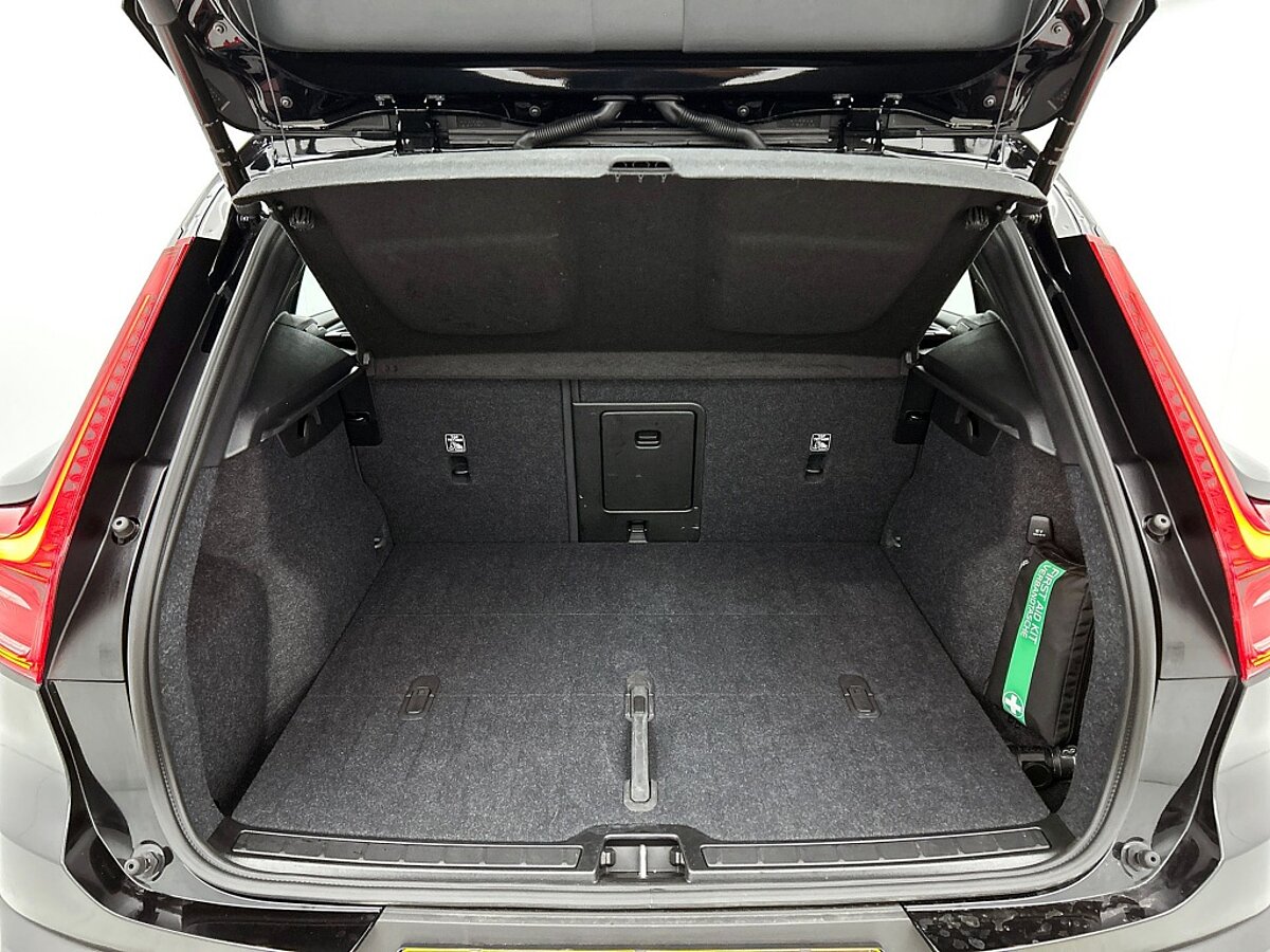 47460046 volvo xc40 2 0 b4 plus dark memory seats trekhaak climate pack 52