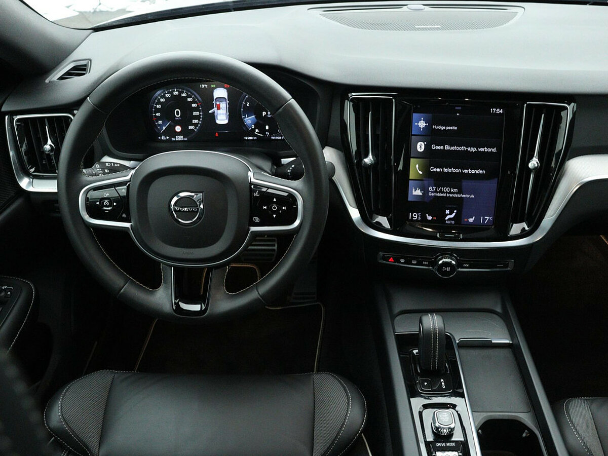 34202865 volvo s60 2 0 b3 r design panoramadak harman kardon voorruitverwarmi 6 14