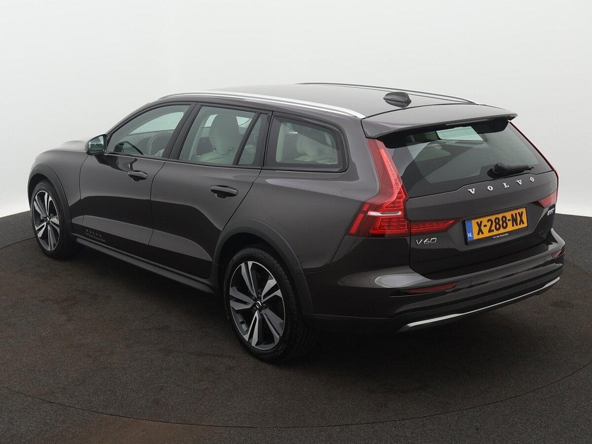 44271025 volvo v60 2 0 b5 cross country awd 3 01
