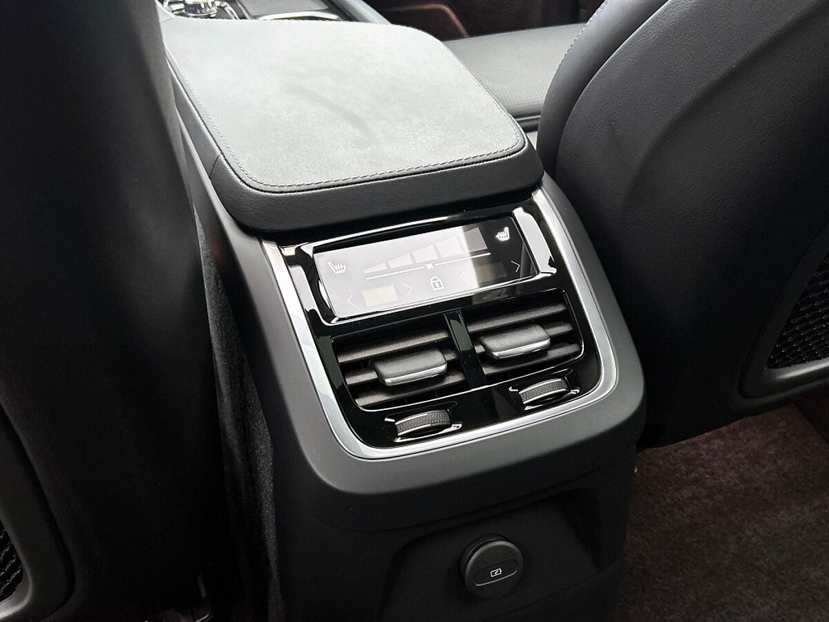 45880368 volvo xc90 2 0 t8 awd ultimate dark leder panorama dak blis 53