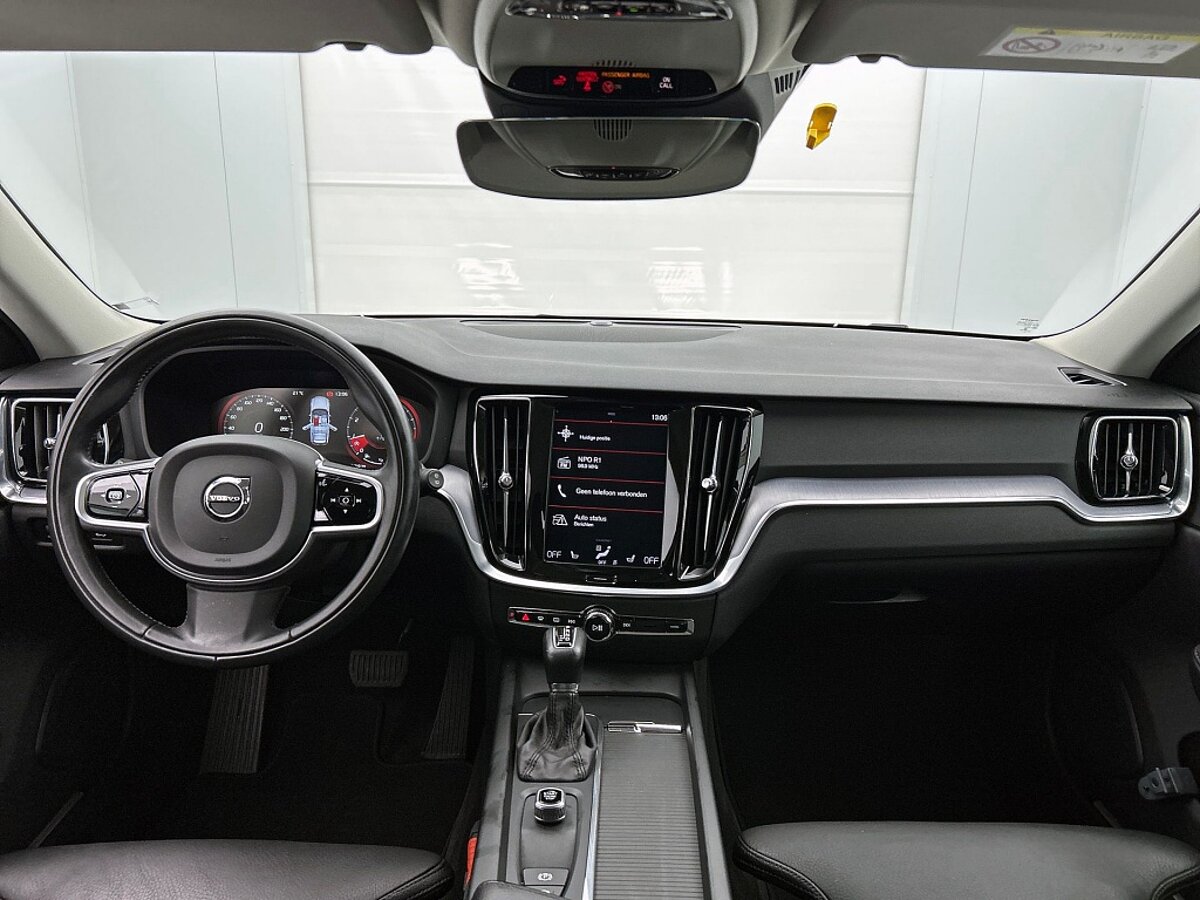 46664850 volvo v60 2 0 t5 momentum 53