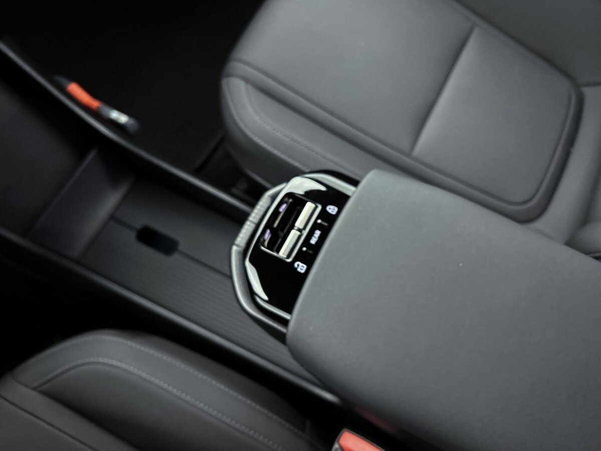 47331344 volvo ex30 single plus 272pk 51 kwh accu electrische achterklep park 7 01