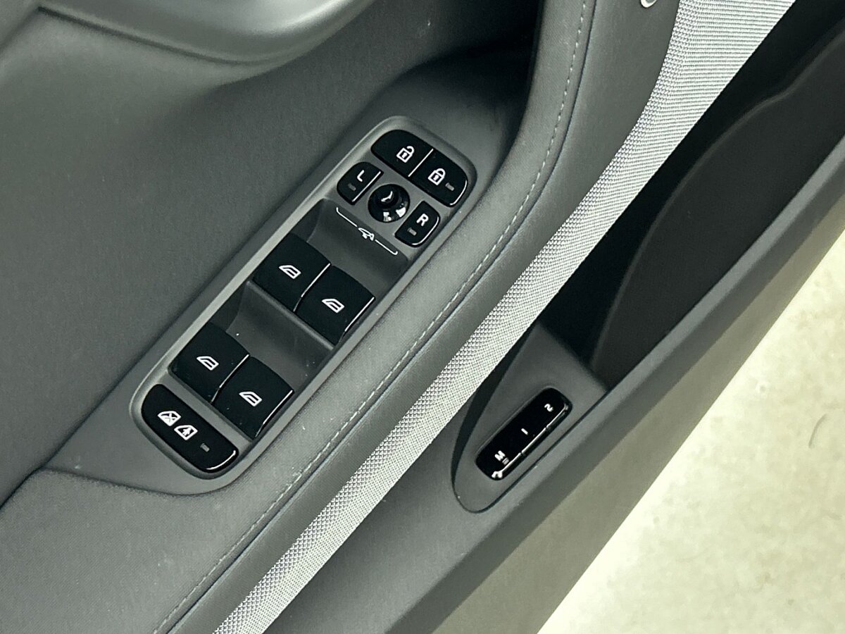 49559837 polestar 2 lrsm 82kwh pilot trekhaak 77