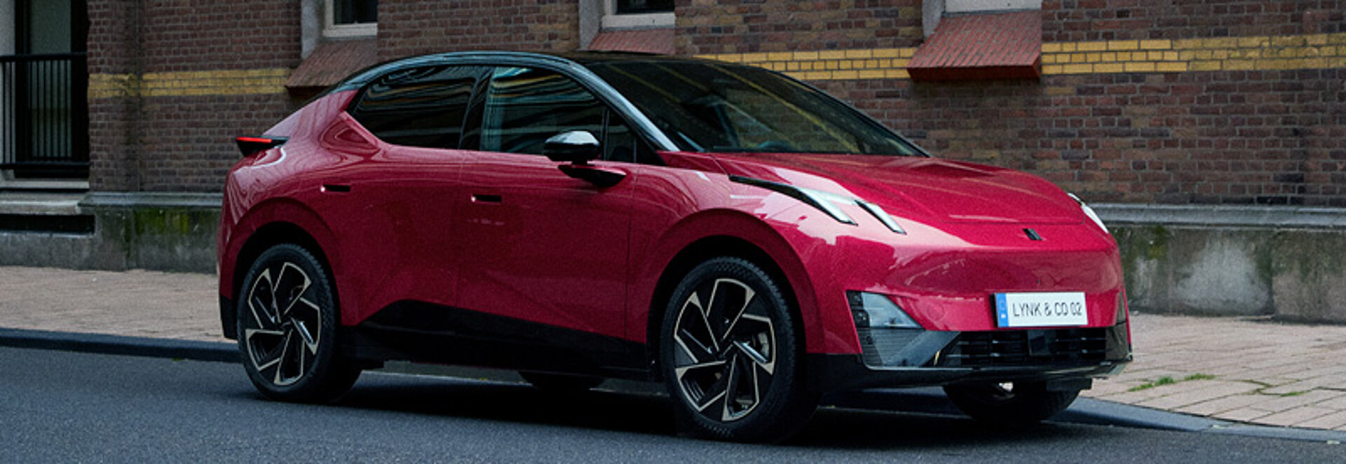 Lynk Co 02 van roosmalen banner