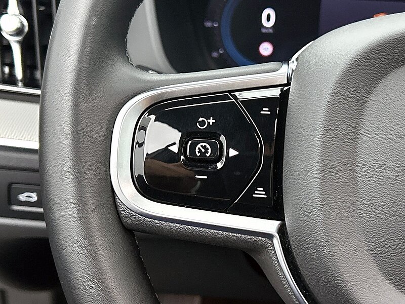 48340442 volvo xc60 2 0 t6 plug in hybrid awd ultimate dark luchtvering trekhaak 6 03