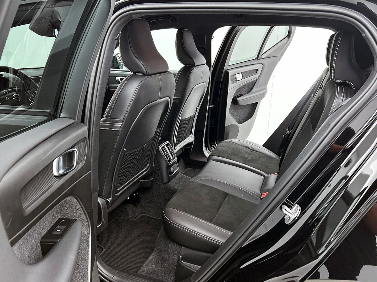 48694149 volvo xc40 1 5 t4 recharge r design 39