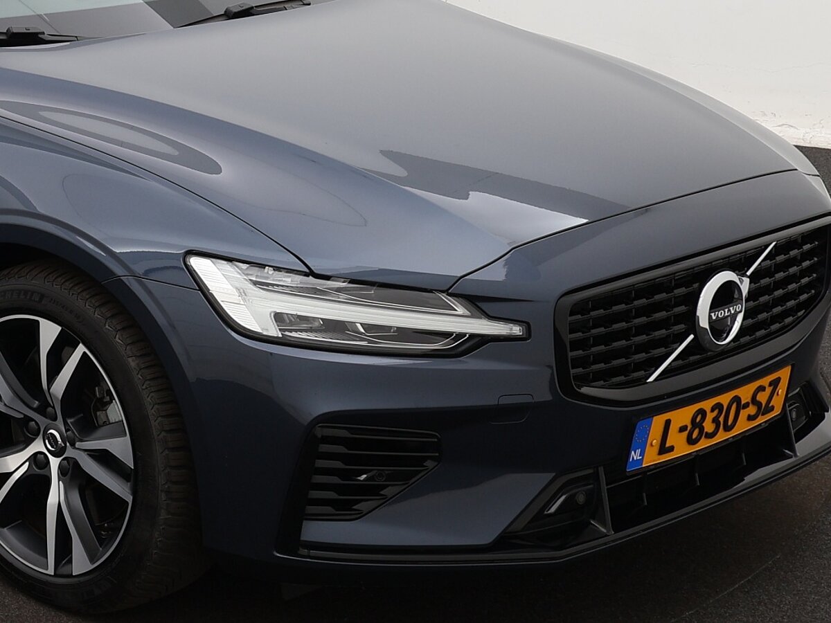 34254989 volvo v60 2 0 t6 awd recharge r design trekhaak 99