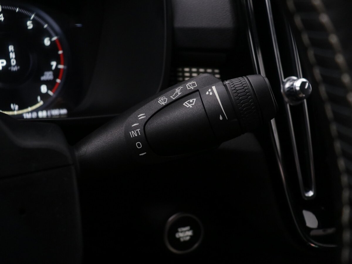 35475620 volvo xc40 2 0 t4 r design a2b525
