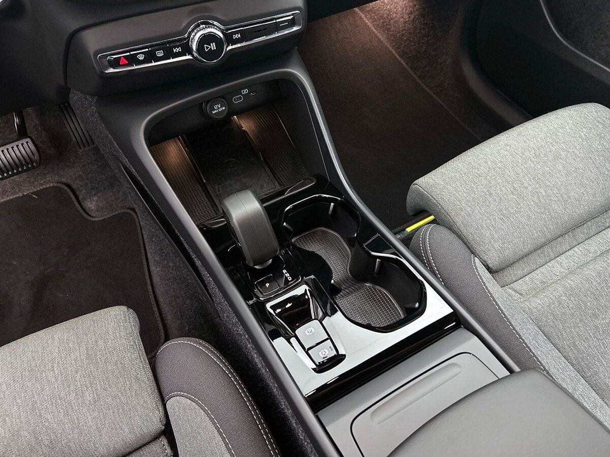 47569062 volvo xc40 2 0 b4 plus dark trekhaak harman kardon 06