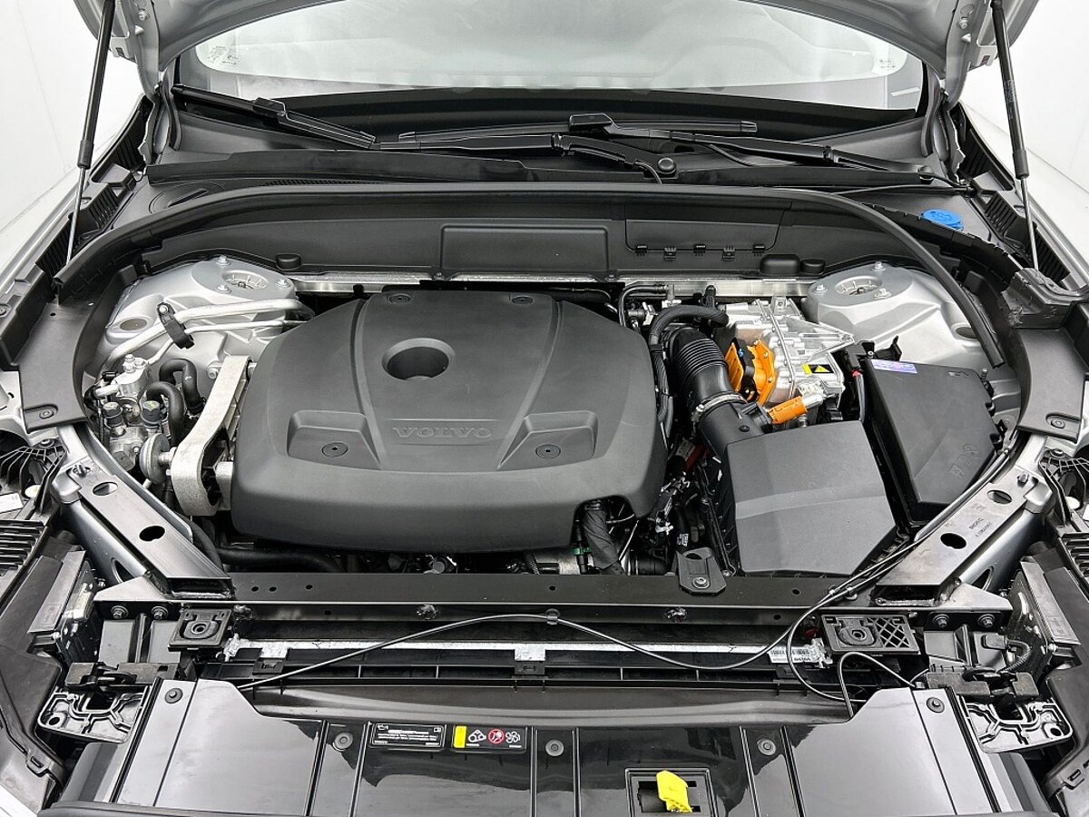 49717398 volvo xc60 2 0 t6 awd plus dark trekhaak 360a camera panoramadak 77