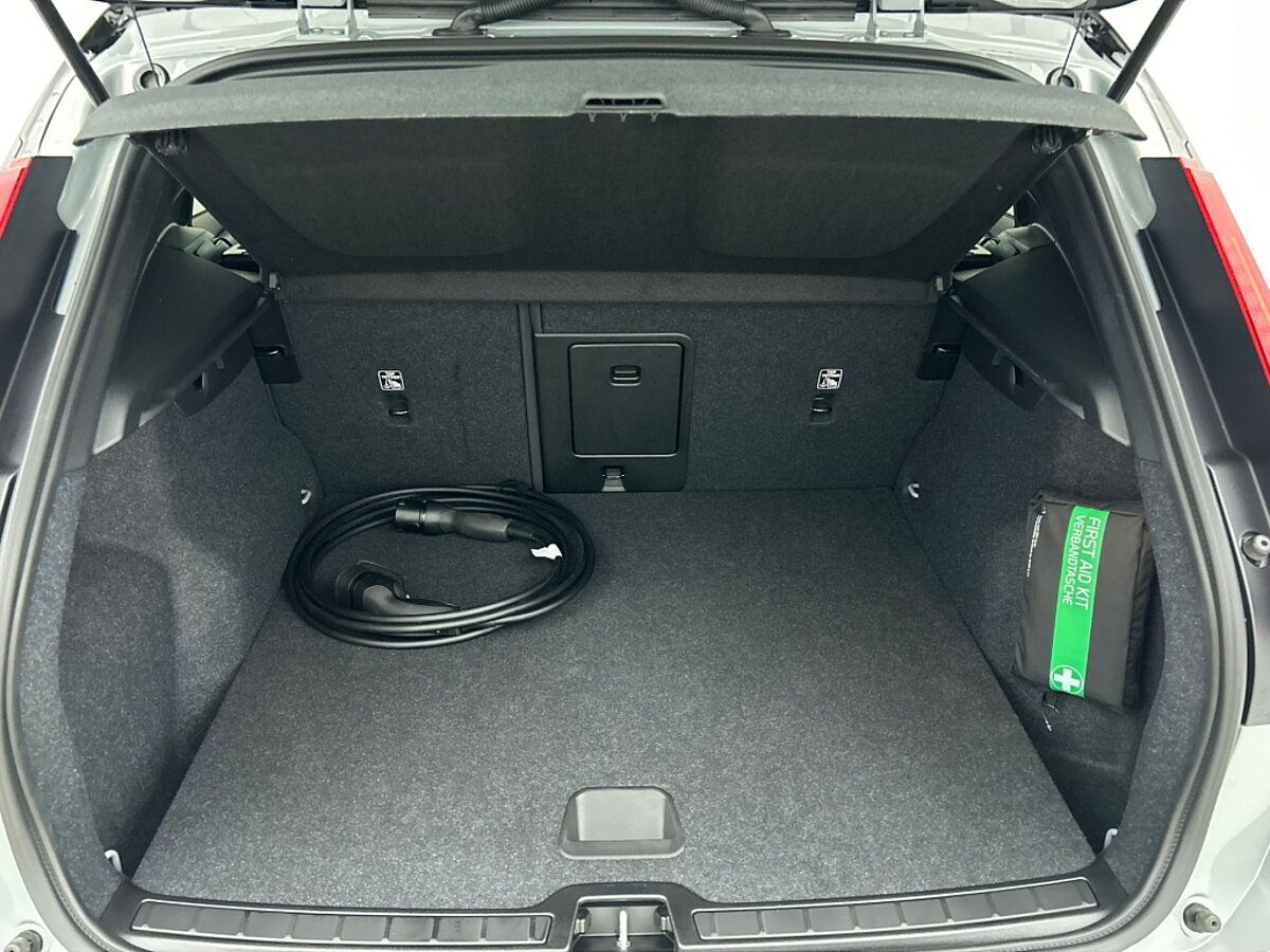 46247872 volvo xc40 extended range core 82 kwh cefca9