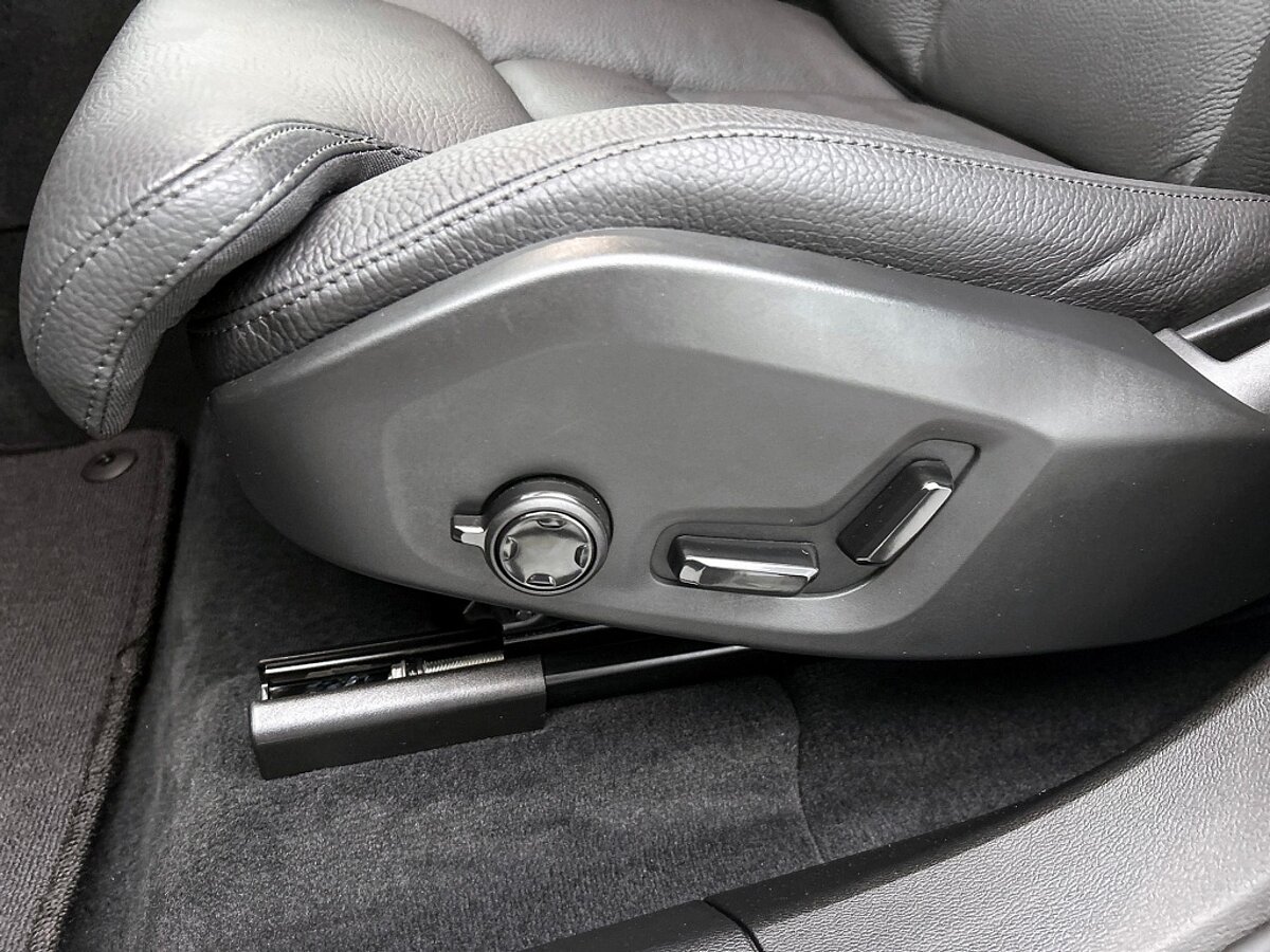 43680818 volvo xc60 2 0 t8 awd plus dark harman kardon panoramadak a86095