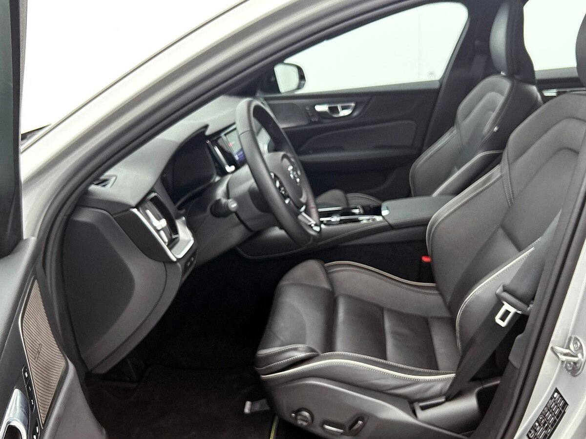 45432779 volvo v60 2 0 t6 plus trekhaak panorama dak 360 camera 492c08