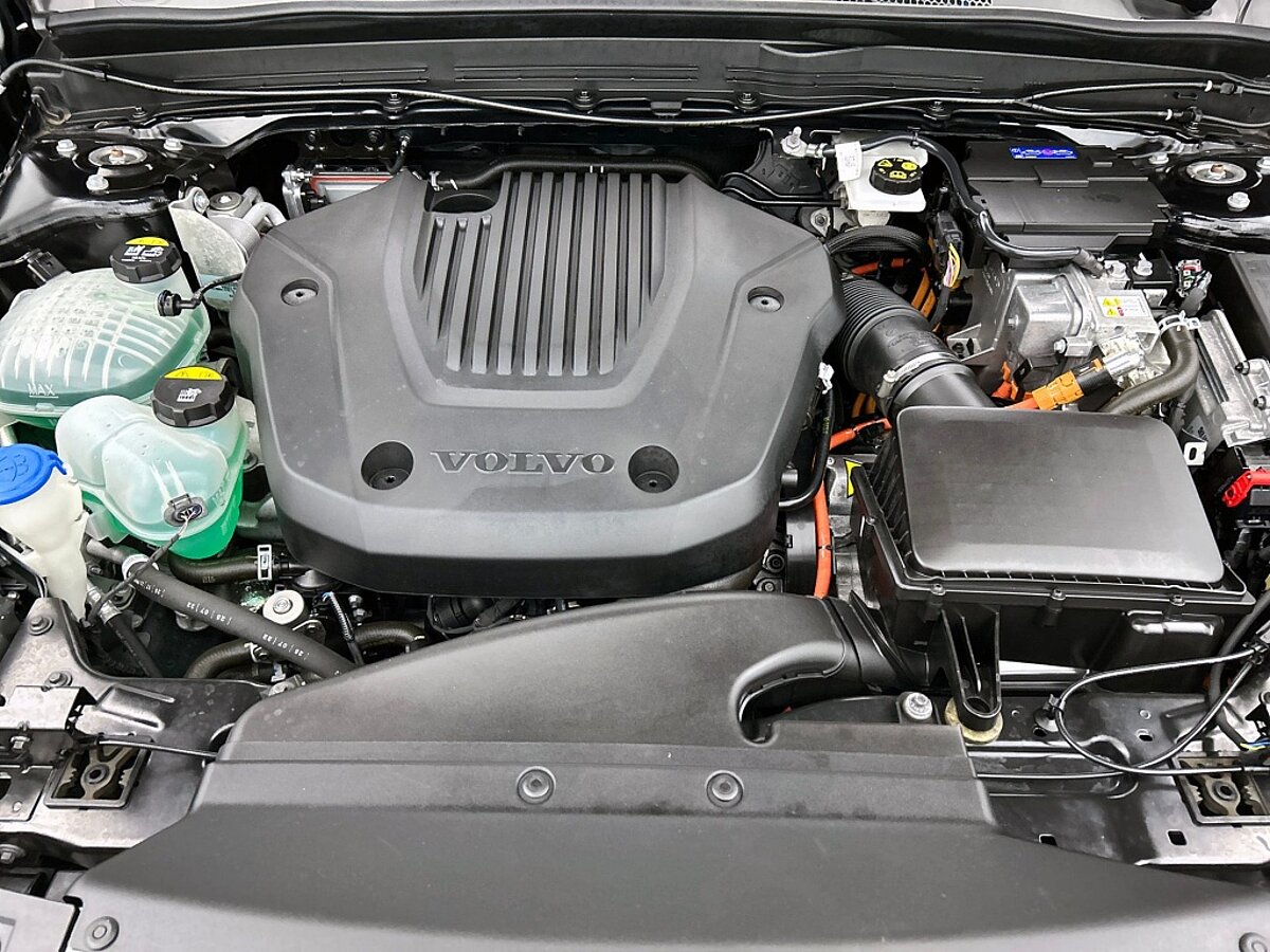 46060550 volvo xc40 1 5 t4 plus dark 77