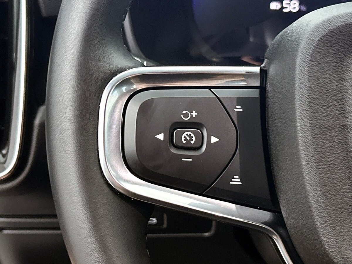 46101950 volvo xc40 recharge plus 70 kwh 37