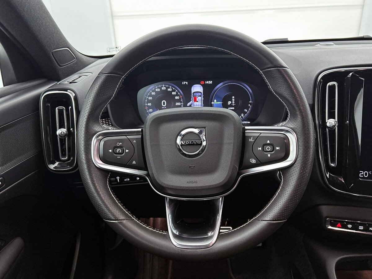 48055238 volvo xc40 1 5 t5 recharge r design 360ao camera bliss 36