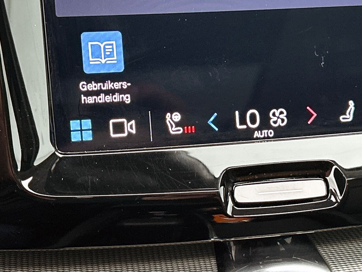 49302488 volvo xc60 t6 recharge awd ultimate dark bowers wilkins luchtvering 9 02